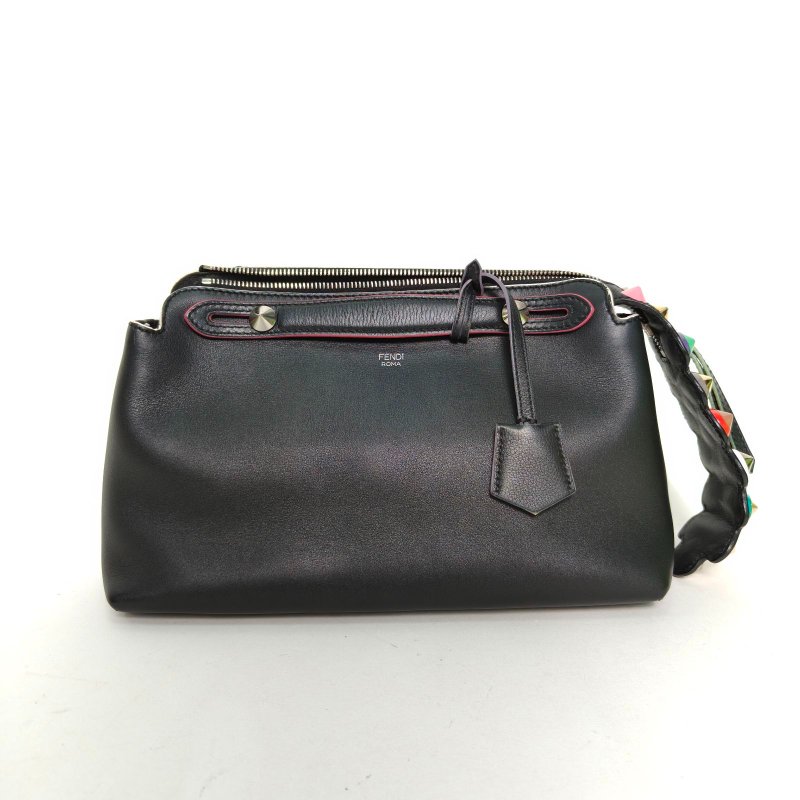 FENDI BYTHEWAY中號拼色牛皮鉚釘款肩背包-0