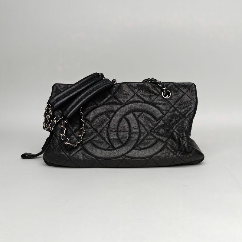 CHANEL 黑色荔枝牛皮14開銀扣雙C大LOGO手提托特包肩背包-0