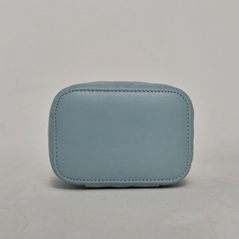 CHANEL 22P方盒子化妝包帶鏡子11藍色羊皮32開金扣珍珠拼皮穿鏈肩背包-4