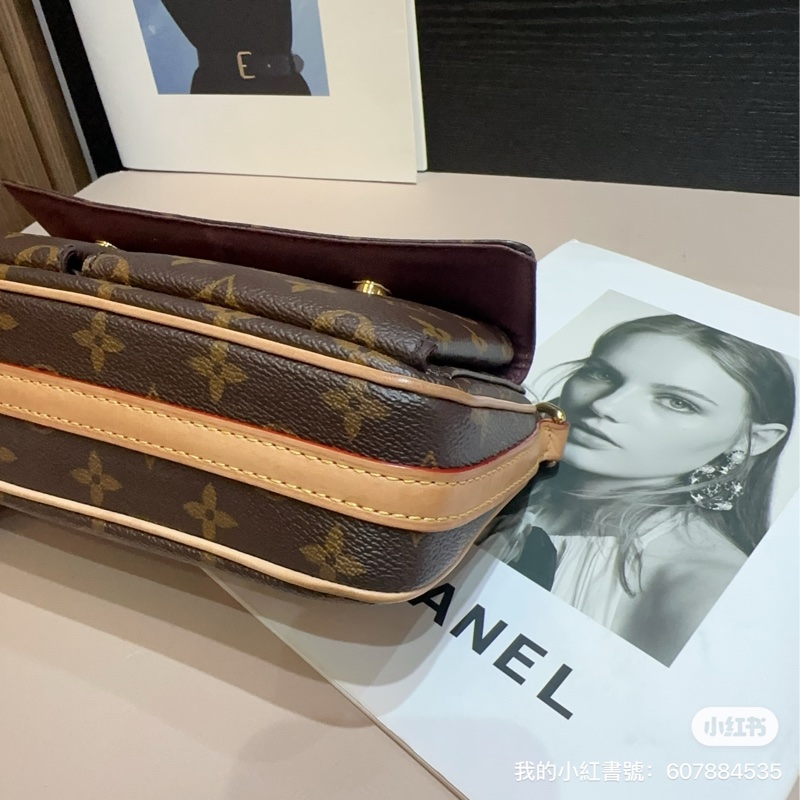 LV 原花金釦Vivacite雙口袋肩斜背包 M46999-8