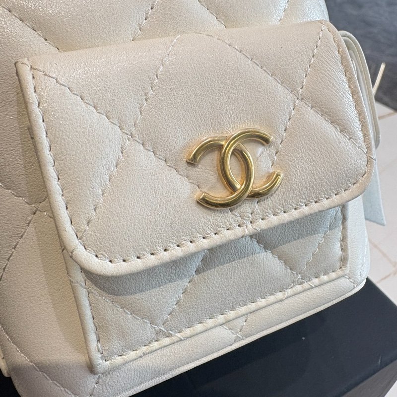 *SHIHNA名牌精品* CHANEL 白色菱格紋皮革小型化妝箱鍊包 (芯片款)-8