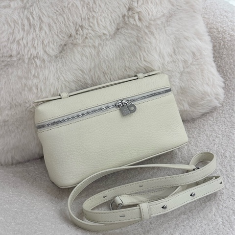 【全🆕】 Loro Piana ExtraPocket L19 拉鍊開合 粒面小牛皮 單肩手提包 細語白色