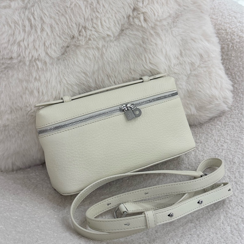 【全🆕】 Loro Piana ExtraPocket L19 拉鍊開合 粒面小牛皮 單肩手提包 細語白色-0