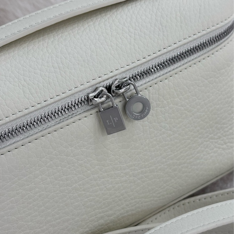 【全🆕】 Loro Piana ExtraPocket L19 拉鍊開合 粒面小牛皮 單肩手提包 細語白色-6