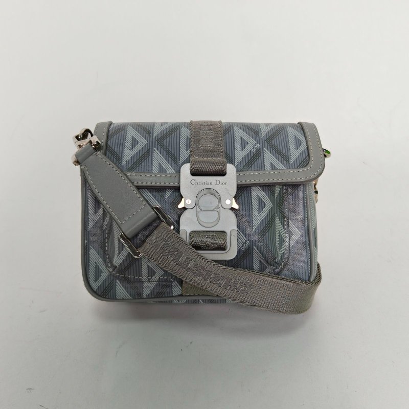 DIOR 灰色PVC銀扣2022HITTHEROAD相機包肩背包-0