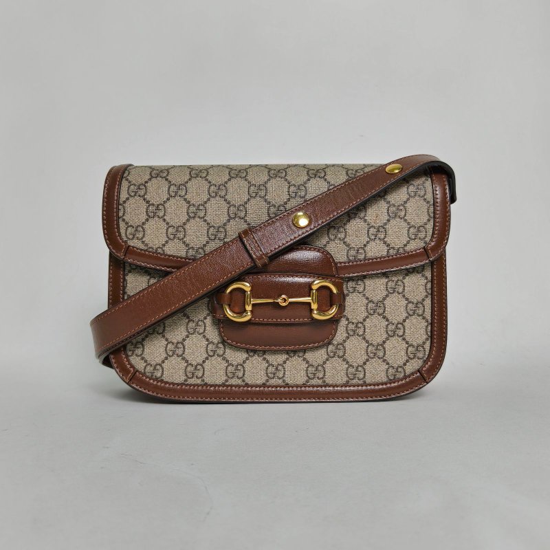 GUCCI Horsebit馬銜扣1955馬鞍包小號25棕色PVC金扣肩背包-0