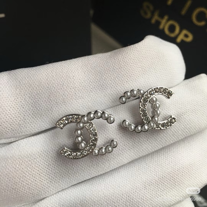 ෆ Chanel珍珠水鑽雙C耳環-1