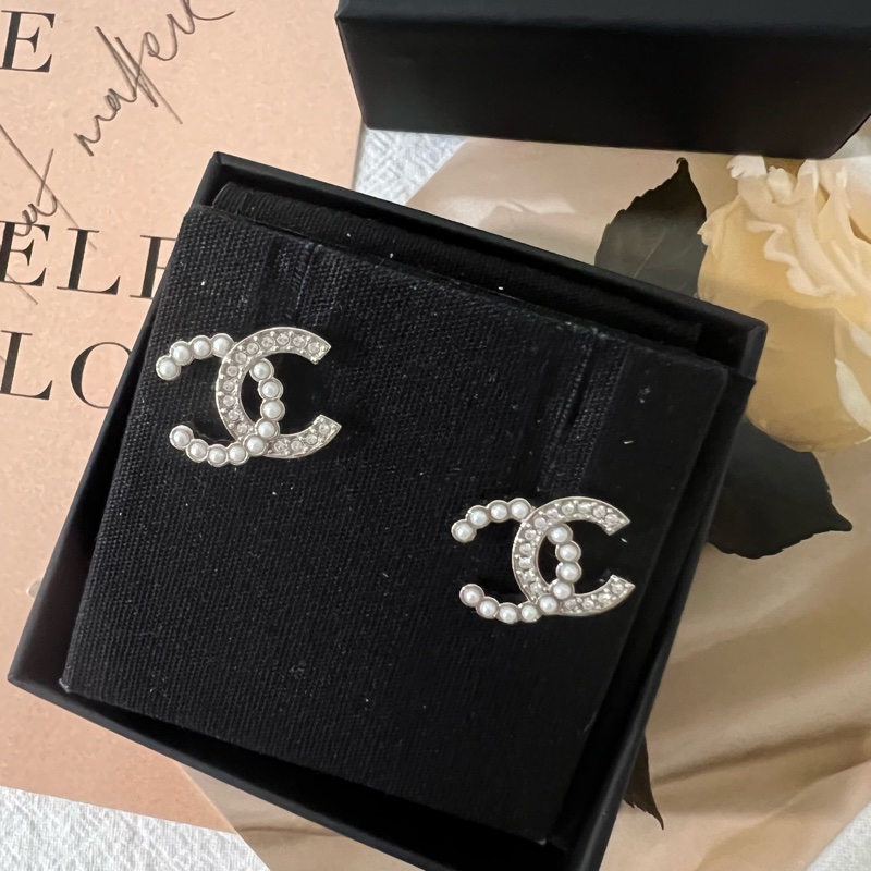 ෆ Chanel珍珠水鑽雙C耳環-6