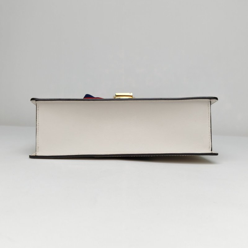 GUCCI Sylvie塞爾維亞絲帶包小號25.5白色牛皮金扣肩背包-4