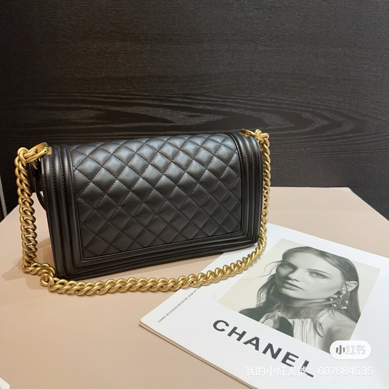 Chanel 黑羊皮霧金釦斜Boy25-1