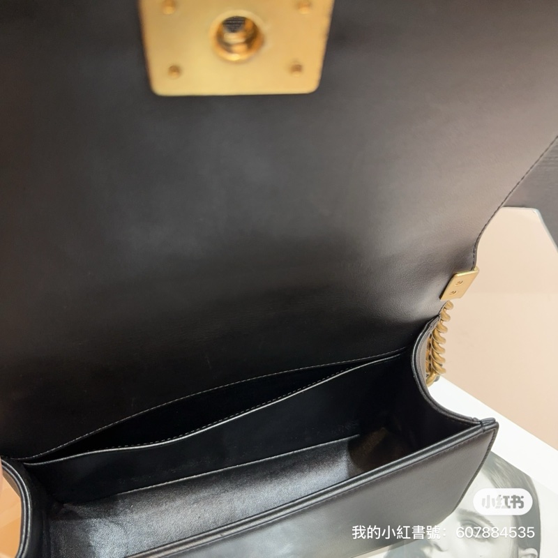 Chanel 黑羊皮霧金釦斜Boy25-6