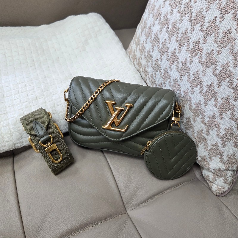 LV 墨綠牛皮山形紋霧金釦New Wave斜背包-0