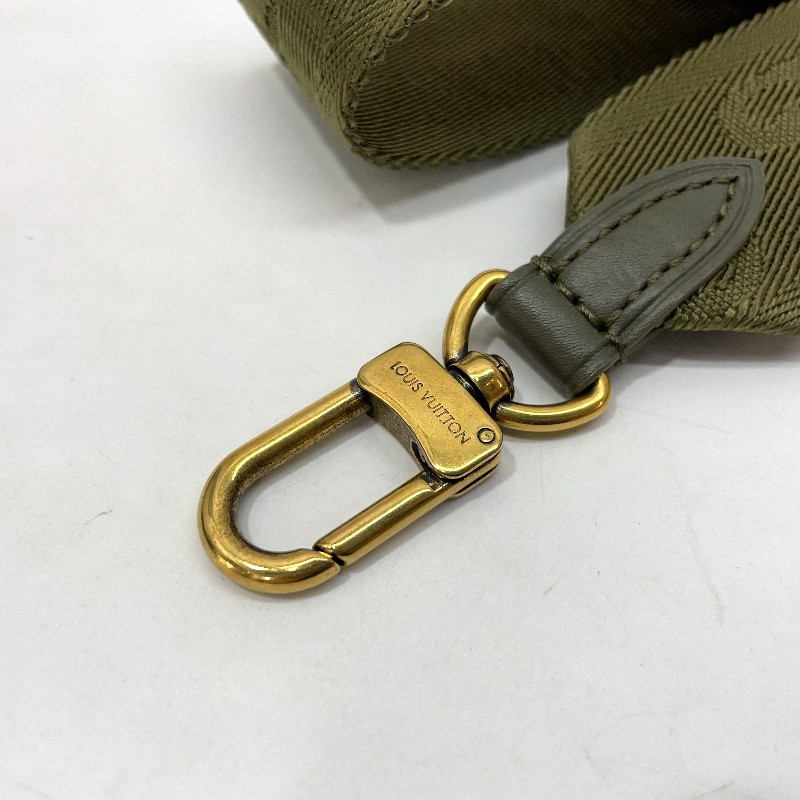 LV 墨綠牛皮山形紋霧金釦New Wave斜背包-15