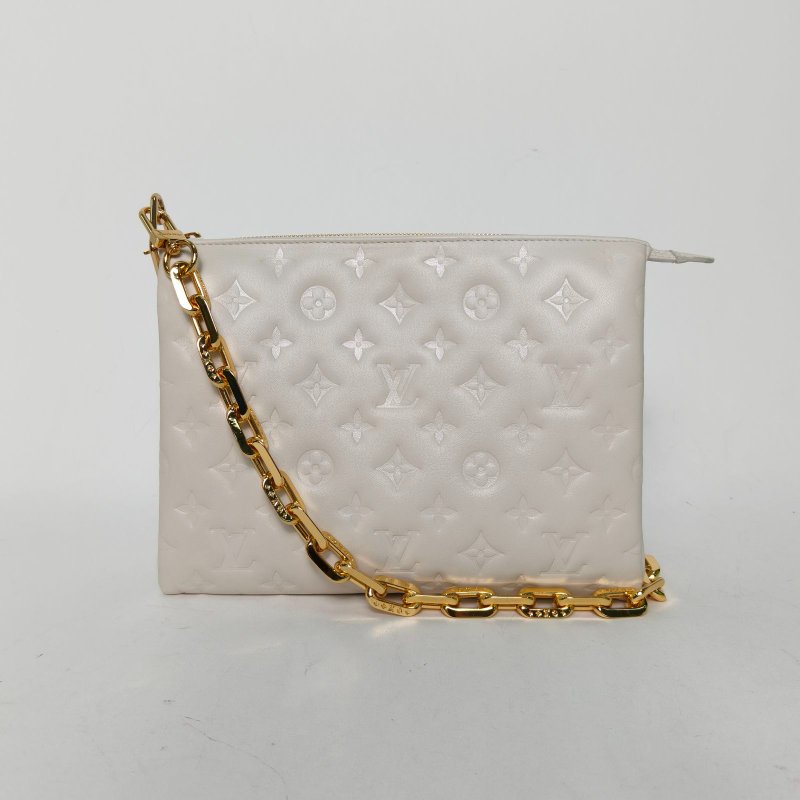 LOUIS VUITTON Coussin小號26白色羊皮晶片肩背包-0