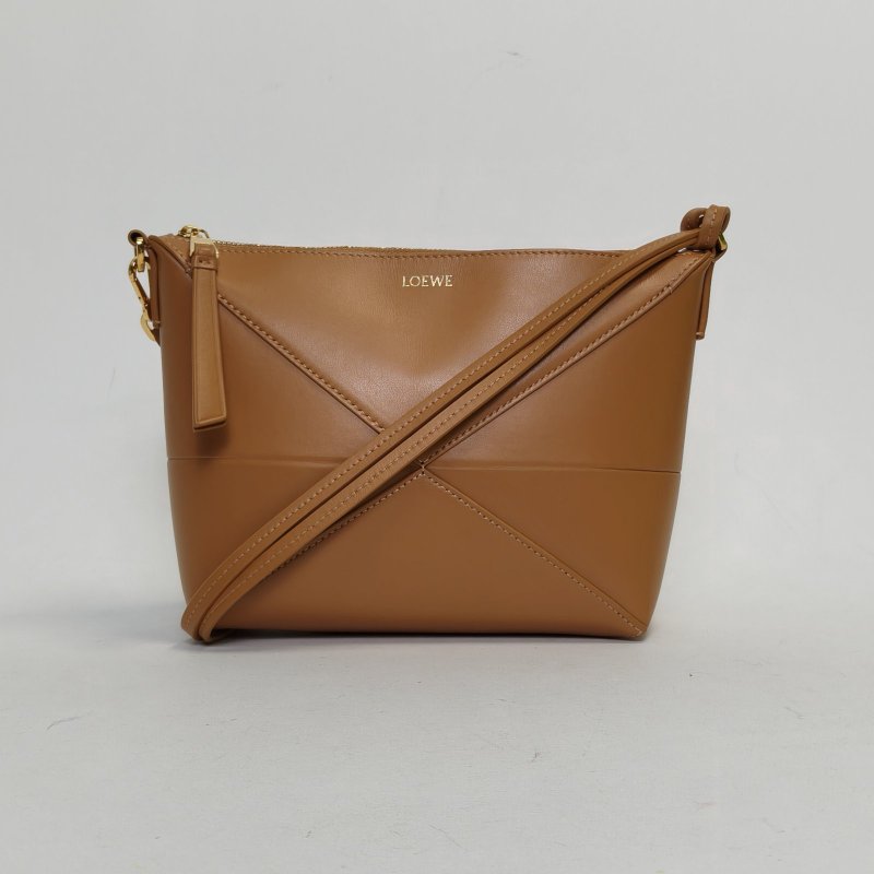 LOEWE 棕色牛皮金扣puzzlefoldpouch變形包腋下包飯盒包肩背包-0