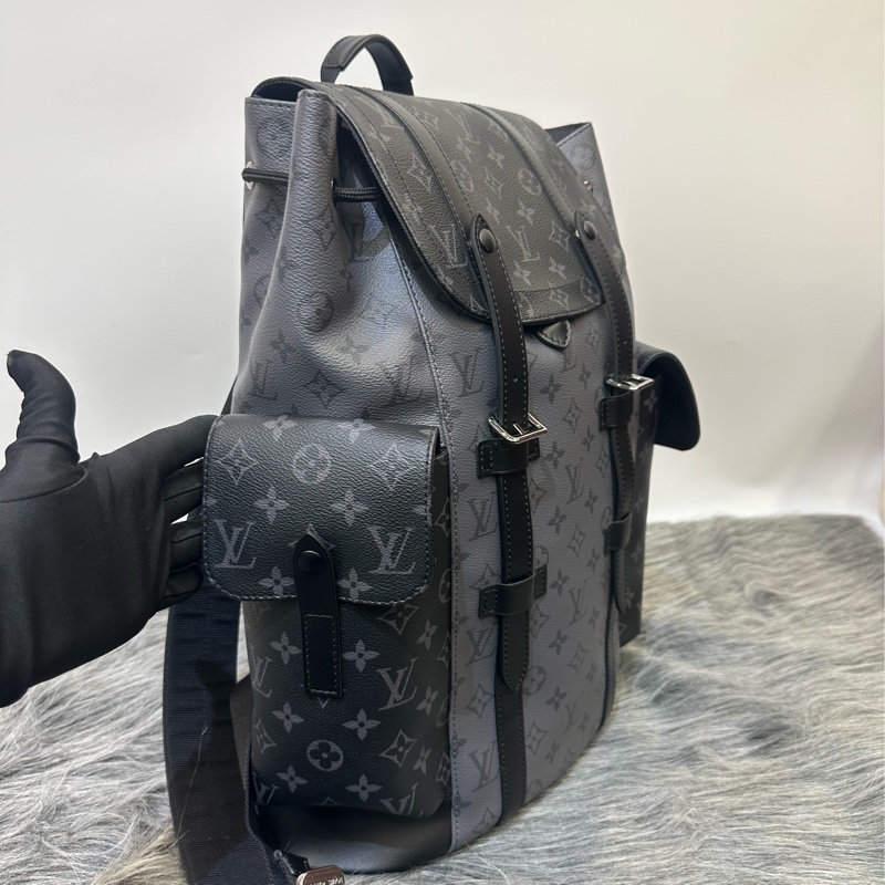 LV 黑灰原花銀釦雙側口袋Christopher MM束口下蓋後背包M45419-2