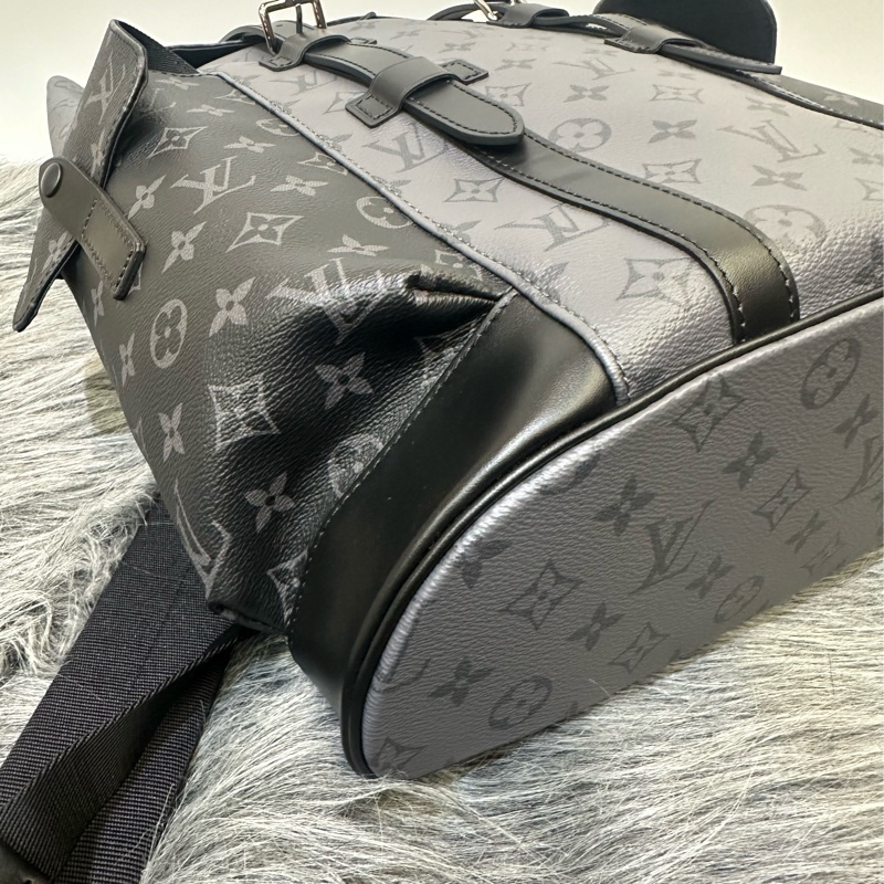 LV 黑灰原花銀釦雙側口袋Christopher MM束口下蓋後背包M45419-5