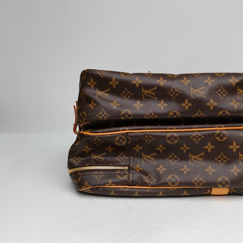 LOUIS VUITTON 中古狩獵包老花PVC金扣2010肩背包-4