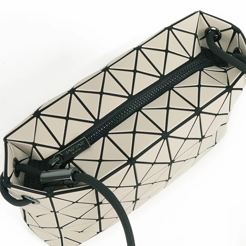 Loop Matte 霧面拉鍊肩背/斜背包(灰褐色)-7