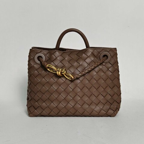 BOTTEGA VENETA Andiamo編織磁扣開合小號咖啡色羊皮肩背包