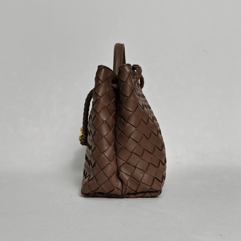 BOTTEGA VENETA Andiamo編織磁扣開合小號咖啡色羊皮肩背包-3