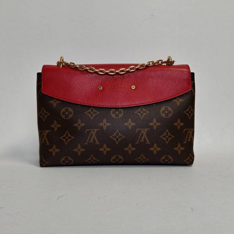 LOUIS VUITTON SAINTPLACIDE紅色PVC金扣2018老花肩背包-2