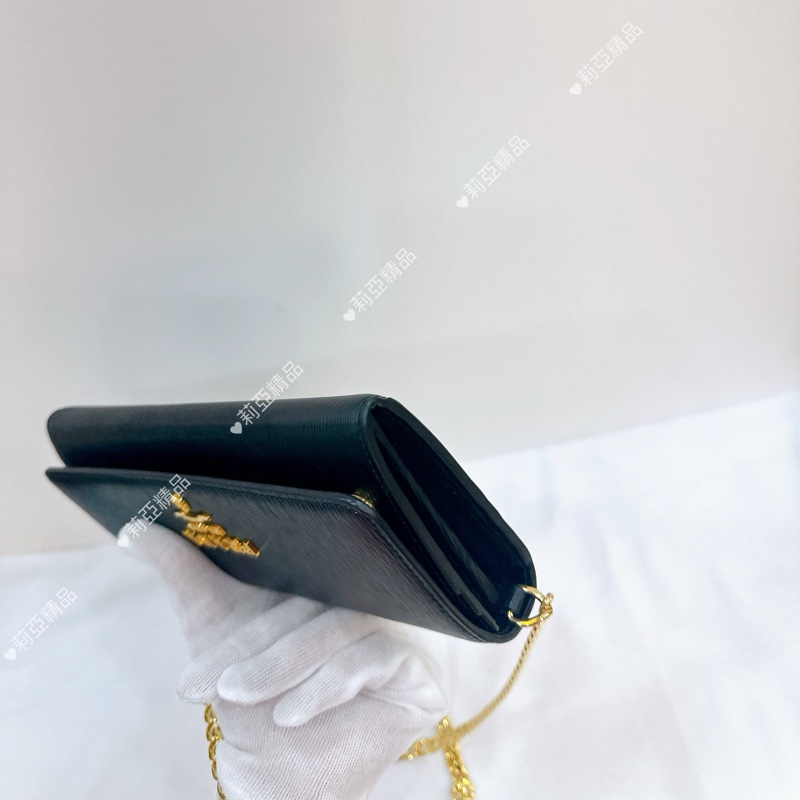 莉亞精品♡ Prada 黑金woc 鏈條包 九新美包-11