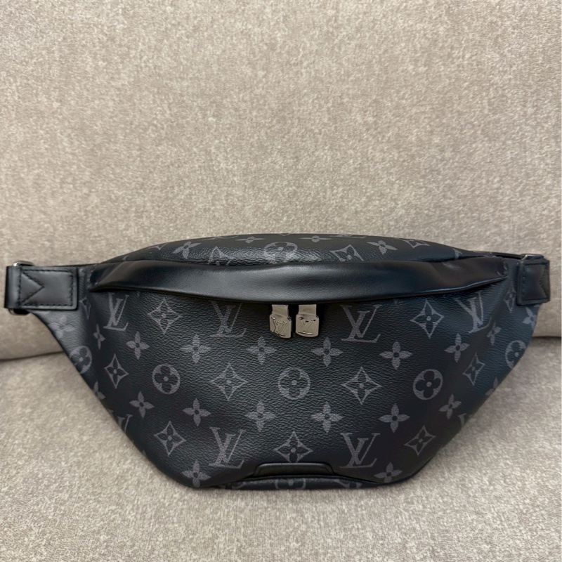 LV黑老花郵差包-0