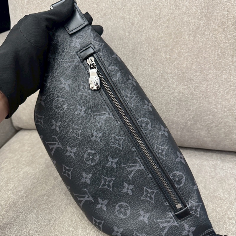 LV黑老花郵差包-3