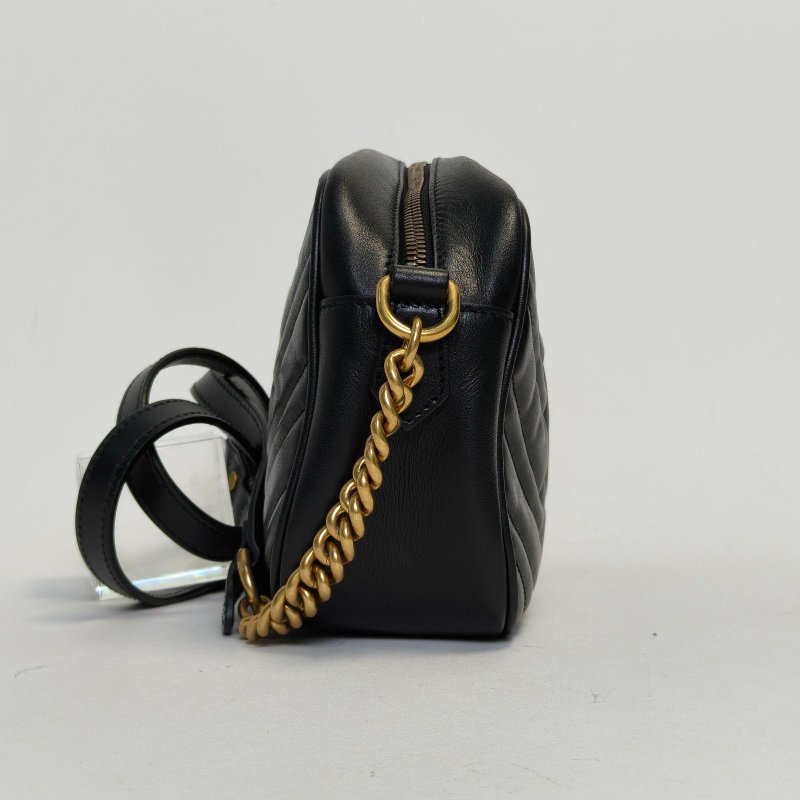 GUCCI GGMarmont相機包小號24黑色牛皮金扣肩背包-3