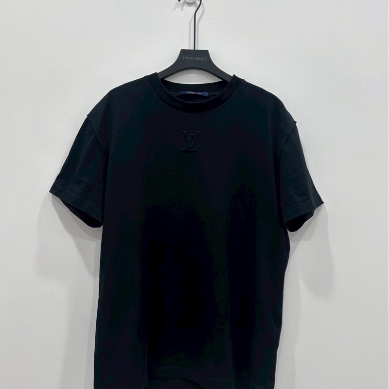 LV浮雕logo短袖黑-0