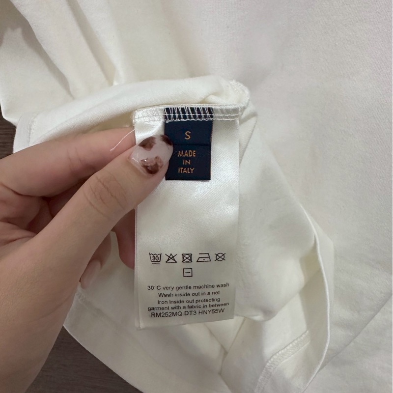 LV浮雕logo短袖白-3