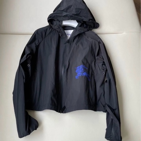 促銷品 Burberry 短款尼龍外套黑色S 碼