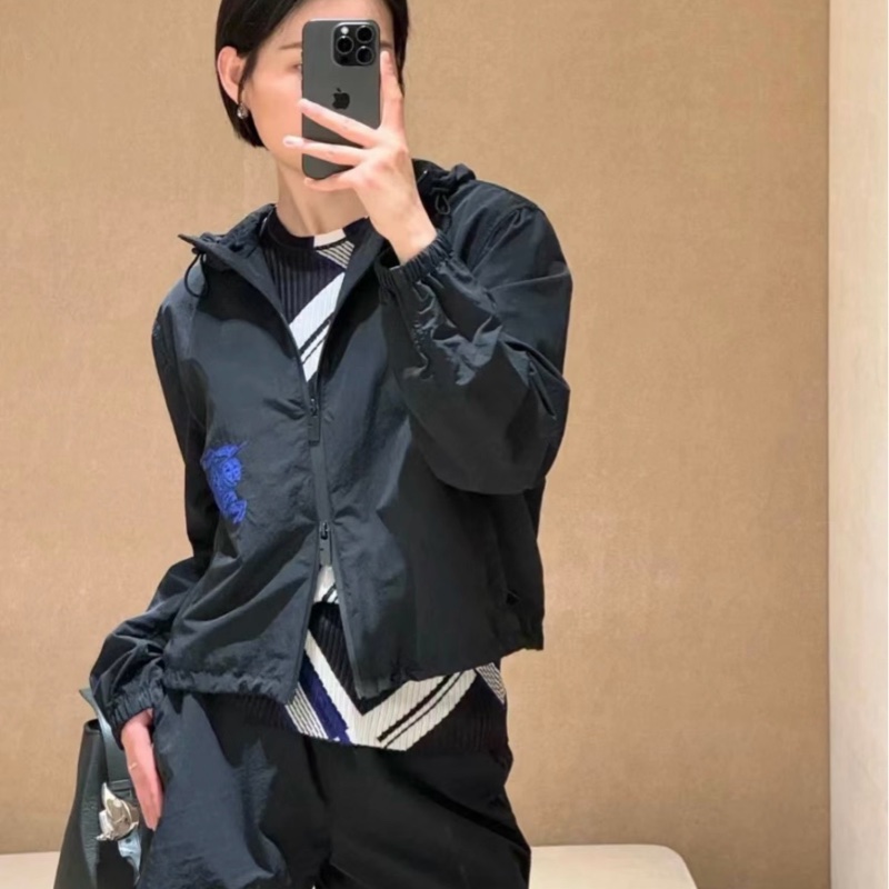 促銷品 Burberry 短款尼龍外套黑色S 碼-4