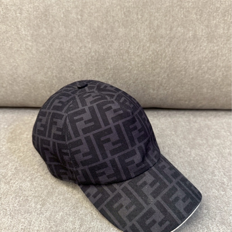 FENDI經典款老帽-1