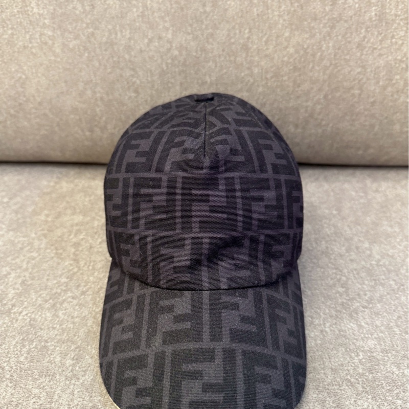 FENDI經典款老帽-2