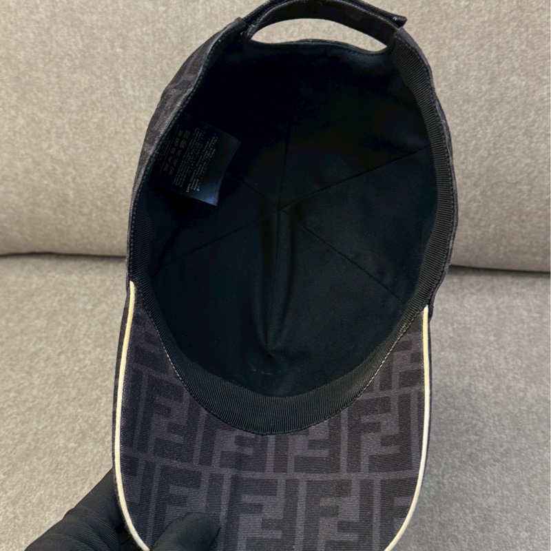 FENDI經典款老帽-4