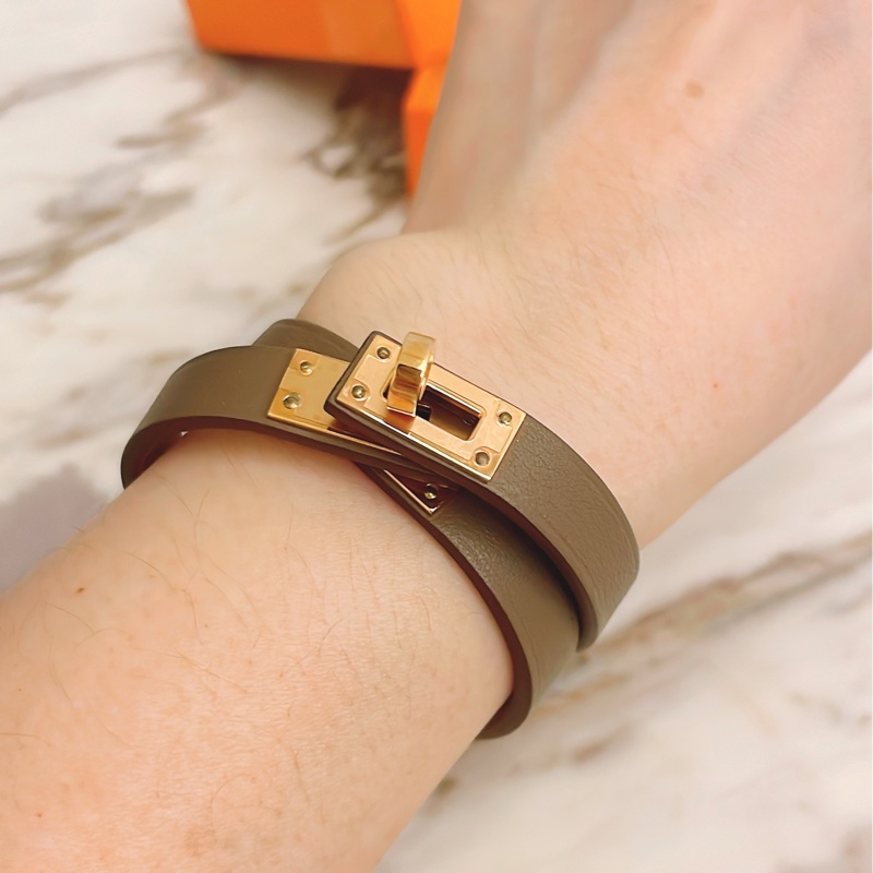 平台最低價近新閒置斷貨款✨ HERMES 愛馬仕 mini Kelly 雙圈牛皮轉釦手環 (大象灰Etoupe x 玫瑰金色) bracelet-6