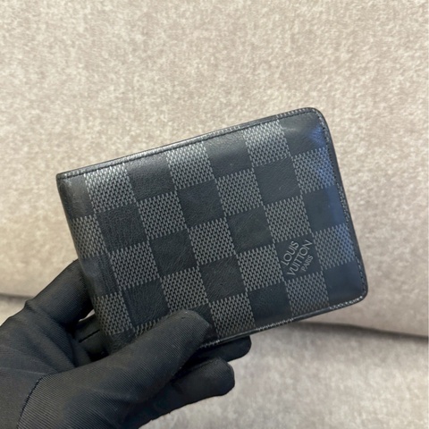 LV黑棋盤格短夾