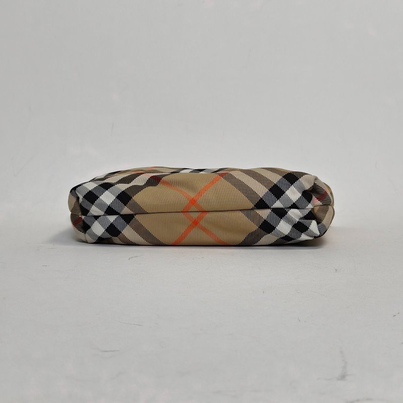 Burberry 格子尼龍銀扣戰馬格紋斜挎包新款雲朵泡芙包肩背包-4