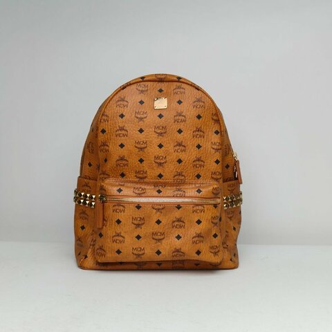 MCM 側邊鉚釘雙肩包大號幹邑色PVC肩背包