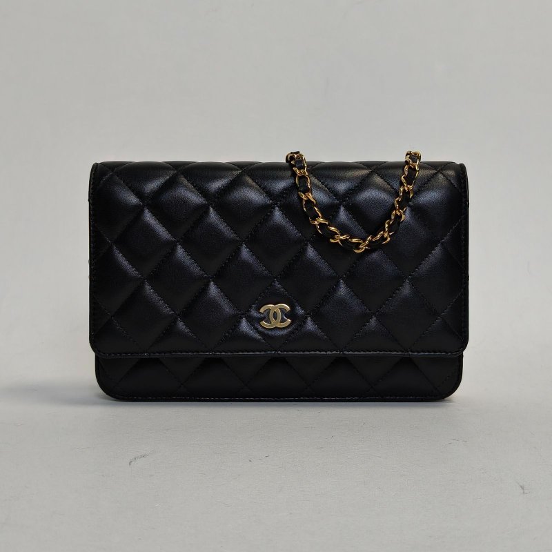 CHANEL CFWOC19黑色羊皮晶片開金扣肩背包-0