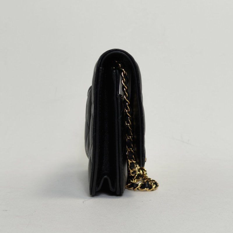 CHANEL CFWOC19黑色羊皮晶片開金扣肩背包-1