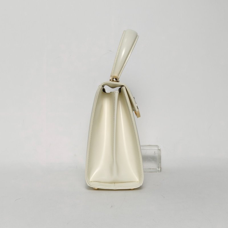 FERRAGAMO 中古Box皮博物館手提斜跨包小號米白色牛皮肩背包-3