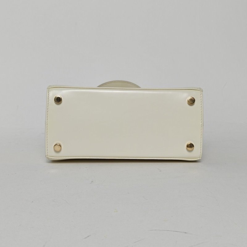 FERRAGAMO 中古Box皮博物館手提斜跨包小號米白色牛皮肩背包-4