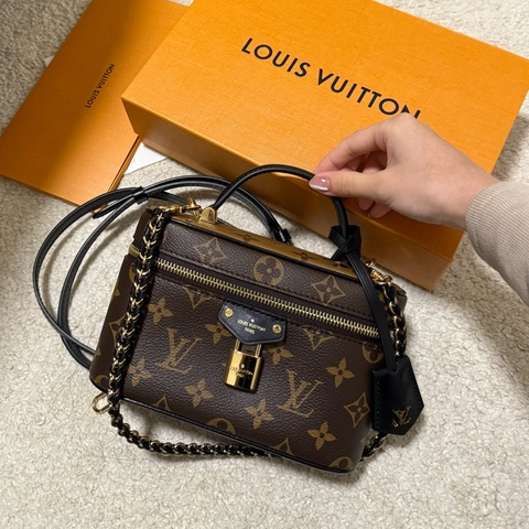Lv Vanity Chain Pouch 老花化妝包