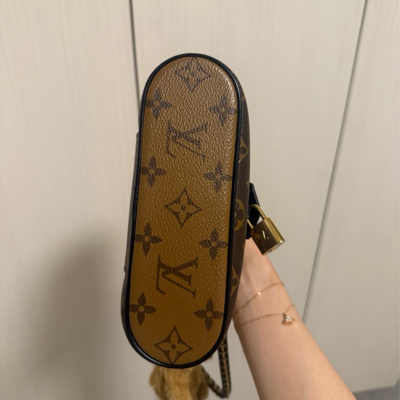 Lv Vanity Chain Pouch 老花化妝包-17