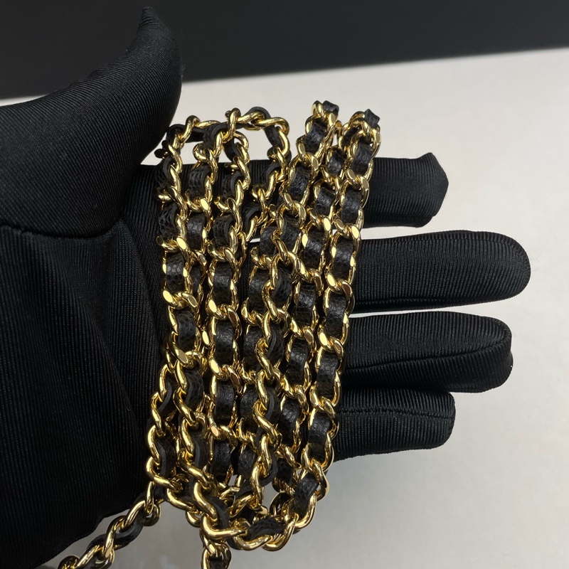 Chanel 手提長盒子化妝包 黑色金扣荔枝牛皮 芯片款-5