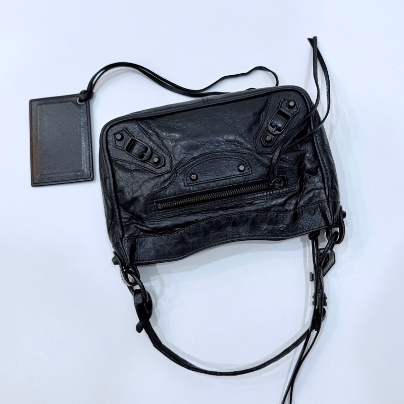 BALENCIAGA 巴黎世家 METALLIC EDGE HIP all black腋下包 麻將包 肩背包 斜背包-2