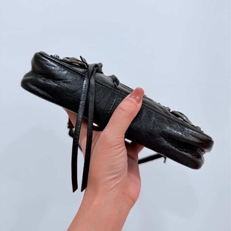 BALENCIAGA 巴黎世家 METALLIC EDGE HIP all black腋下包 麻將包 肩背包 斜背包-5